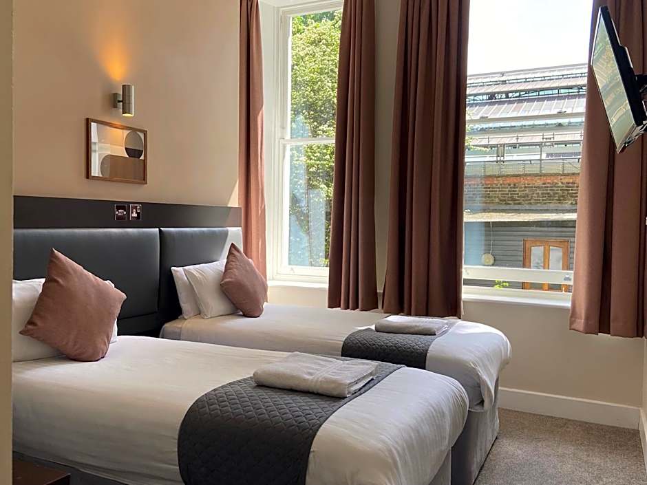 Trebovir Hotel London