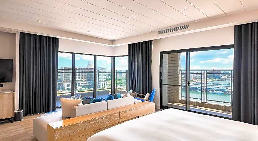 Discovery Hotel