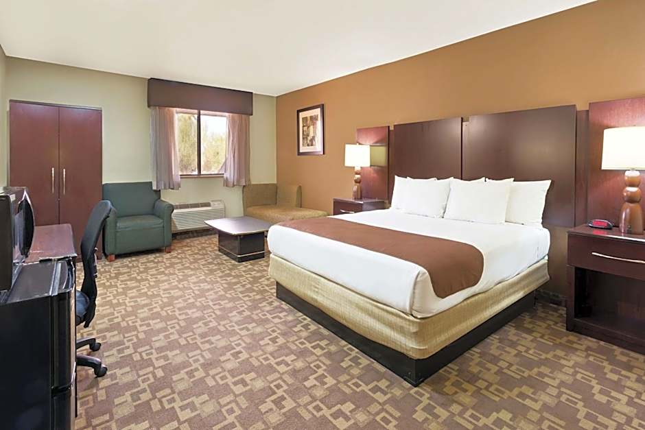 Rodeway Inn & Suites