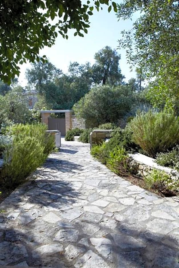 Torri e Merli, Paxoi