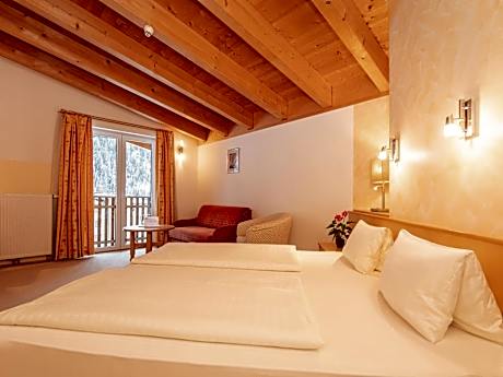 Deluxe Double Room with Balcony