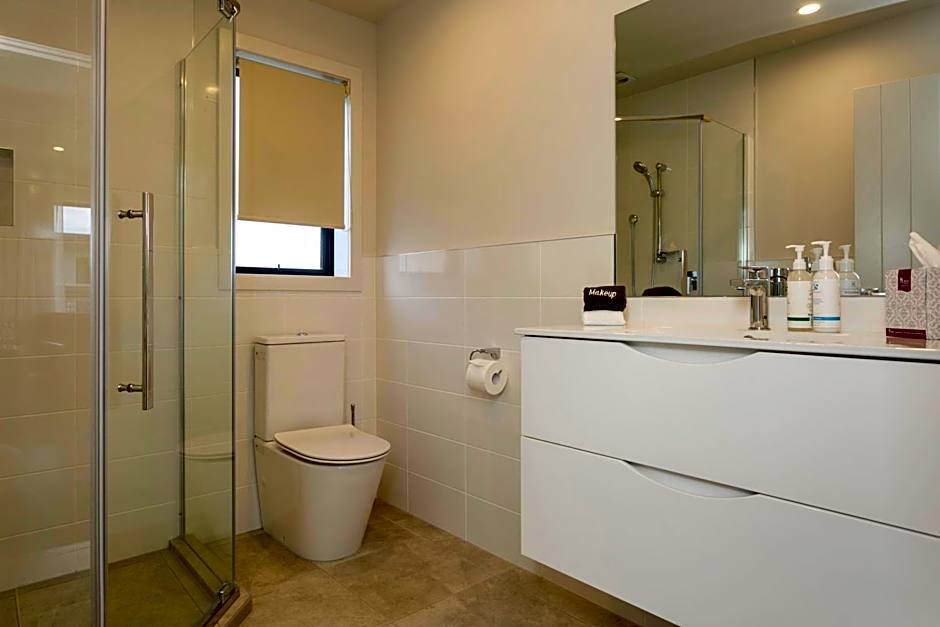 Acacia Lake View Motel