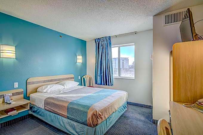 Econo Lodge Menomonie I-94