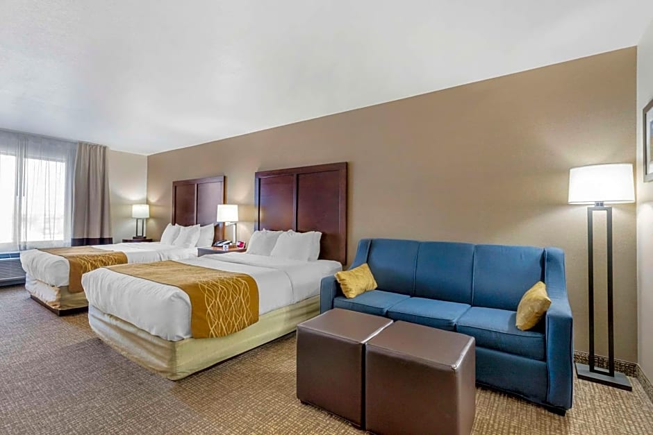Comfort Inn & Suites Mitchell I-90