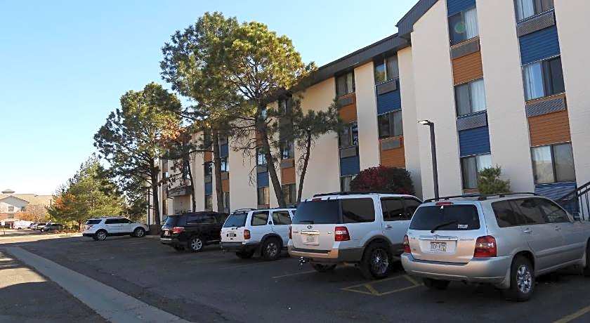 Super 8 by Wyndham Westminster Denver North