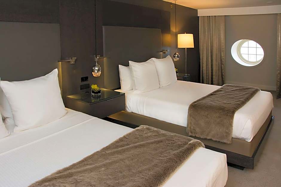 The Benson Portland, Curio Collection by Hilton