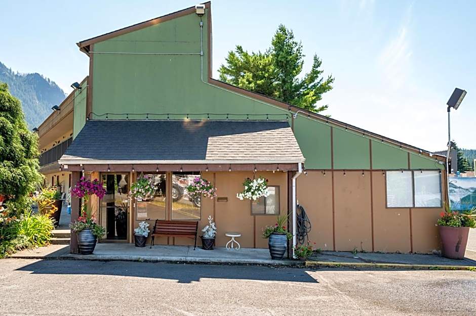 Columbia Gorge Inn