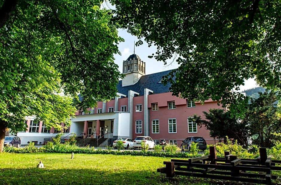 Haus des Volkes - Das Bauhaushotel