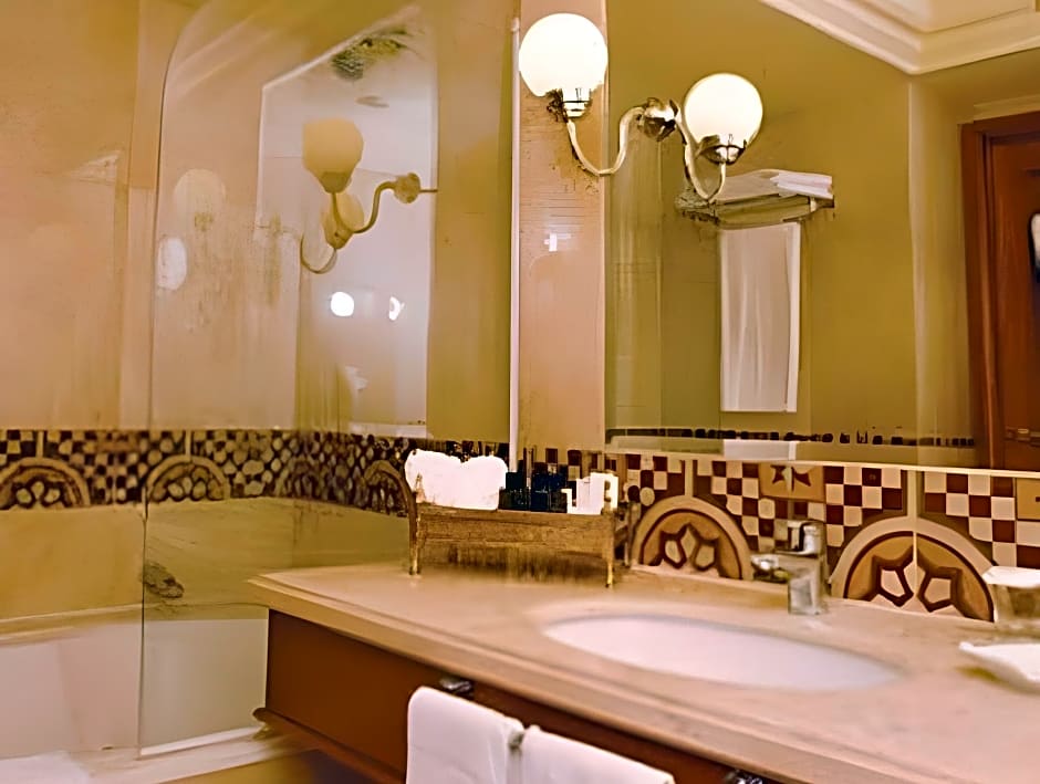 Warwick Palm Beach Hotel