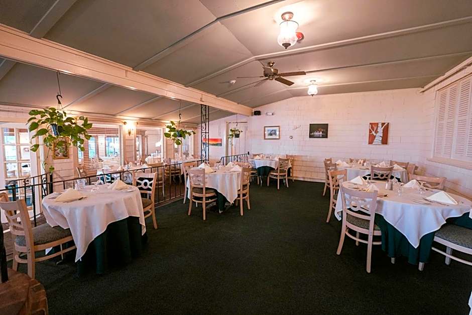 Stonehurst Manor Breakfast & Dinner Included