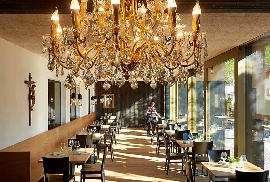 Historic Guesthouse BIRCHER B&B Apartments near Sterzing