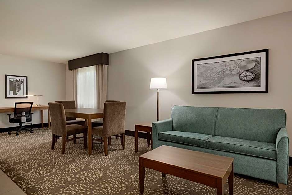 La Quinta Inn & Suites by Wyndham Fairbanks Airport