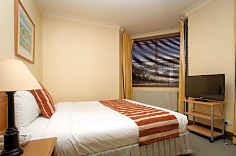 Deluxe Queen Room