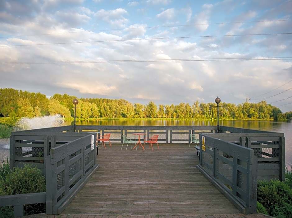 Drift Inn formerly the Waterfront Hotel