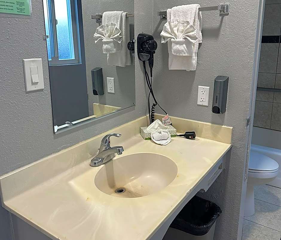 Budget Inn
