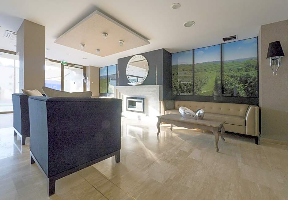 Hotel Merops Mészáros