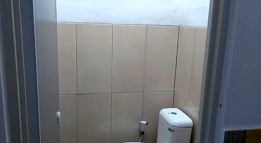 Guesthouse Berlian Batang Syariah near Kampung Kalisalak Park