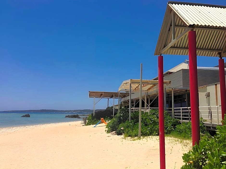 Hotel & Restaurant On the Beach Lue