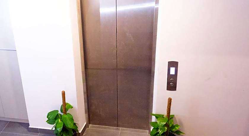 THE CROWN HOTEL @ KLIA 