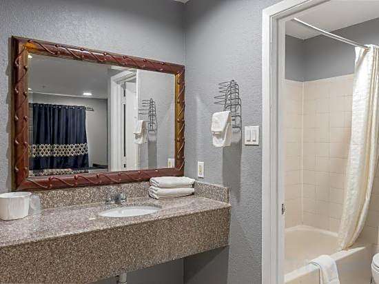 Golden Inn Dallas by Hotel O