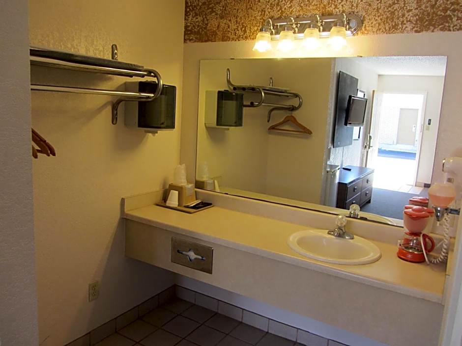 Hebbronville Executive Inn