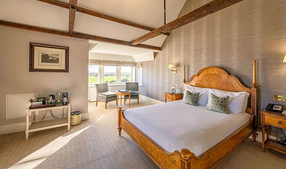 Wivenhoe House Hotel