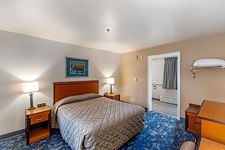 Deluxe Queen ADA Accessible