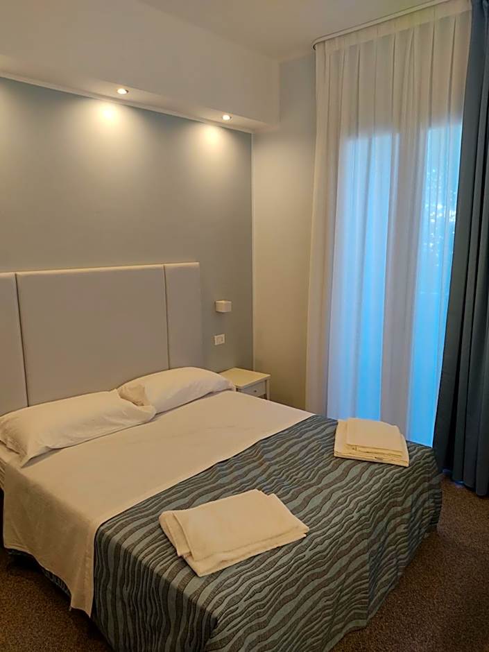 Hotel Caravel Park