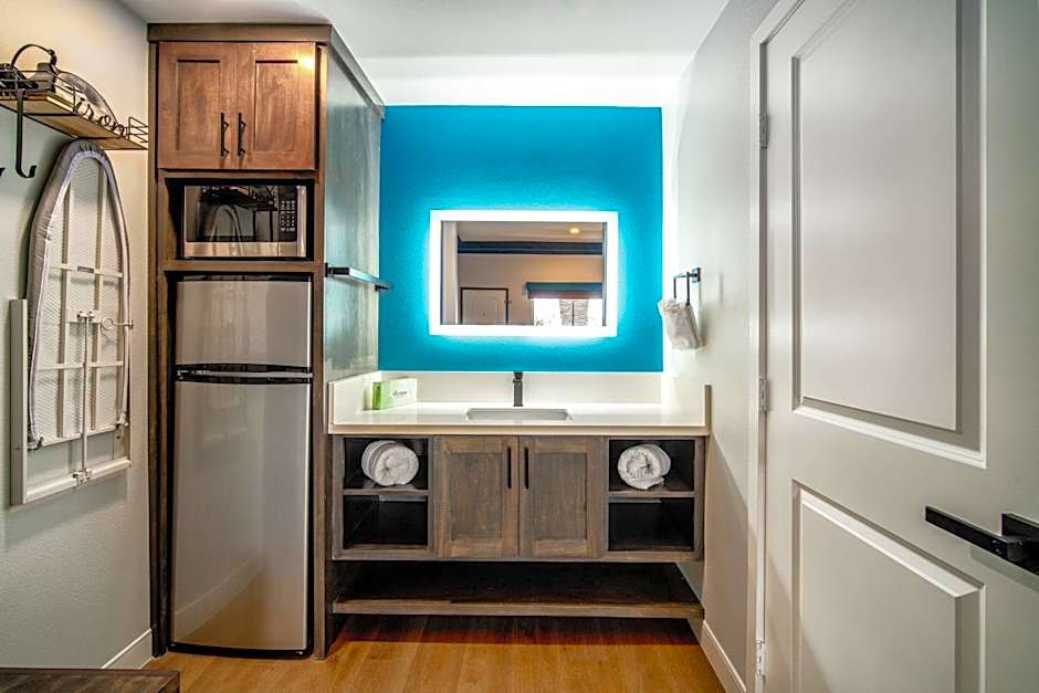 Aspire Inn Studios & Spas