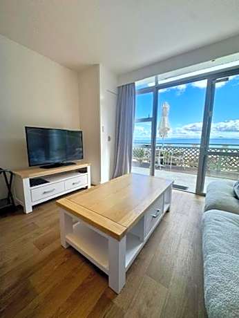 Deluxe Studio