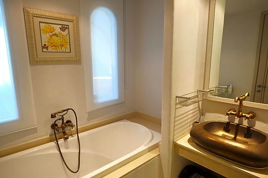 Chelona 463 Khao Tao Condominium