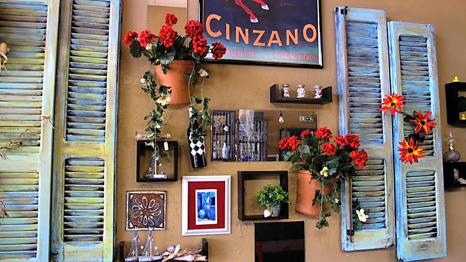 Rhodes Backpackers Boutique Hostel and Apartments