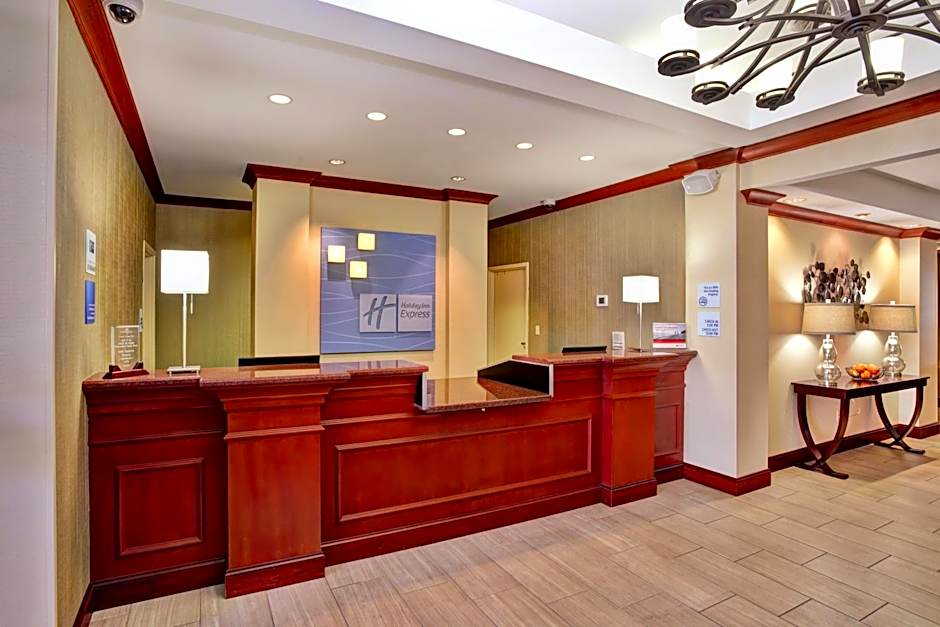 Holiday Inn Express Hotel & Suites Grand Rapids-North By IHG