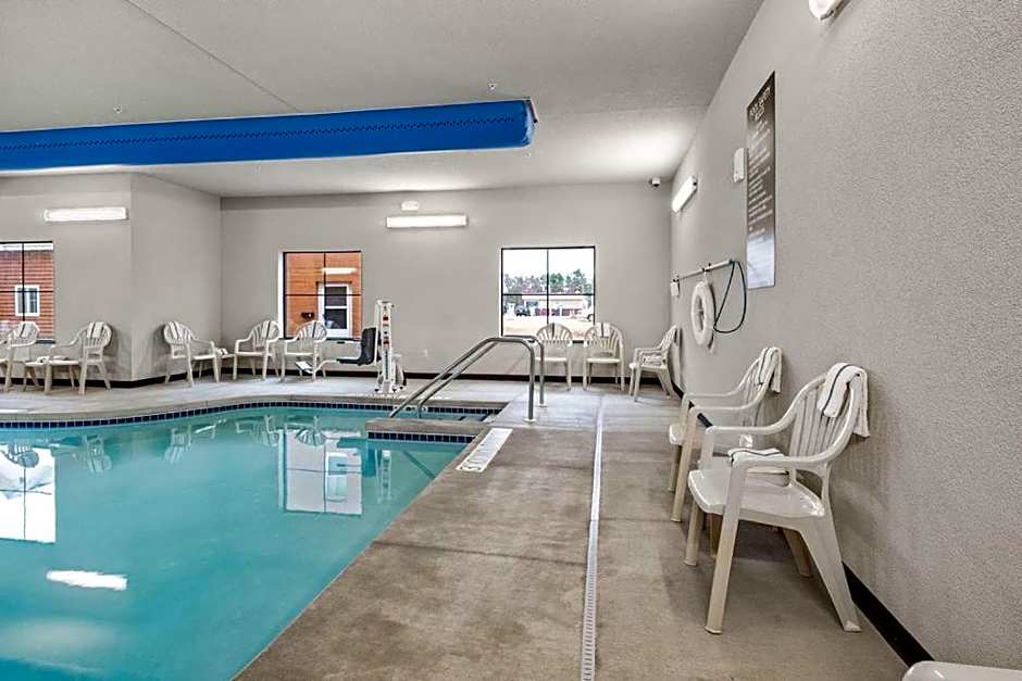 Cobblestone Hotel & Suites - Mosinee