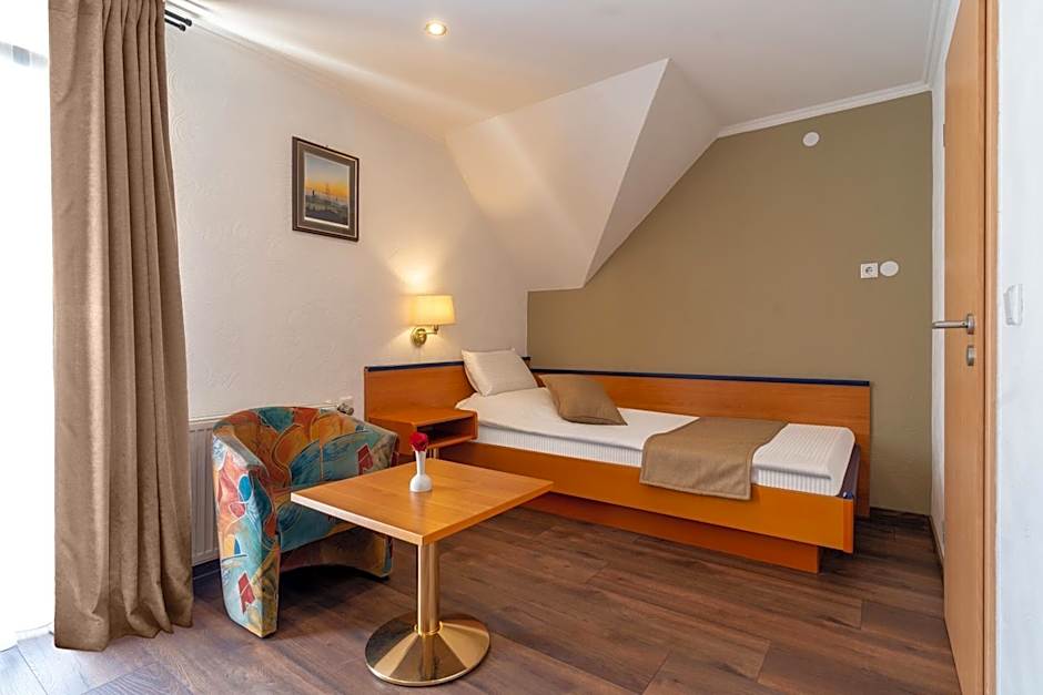Jupa's Hotel