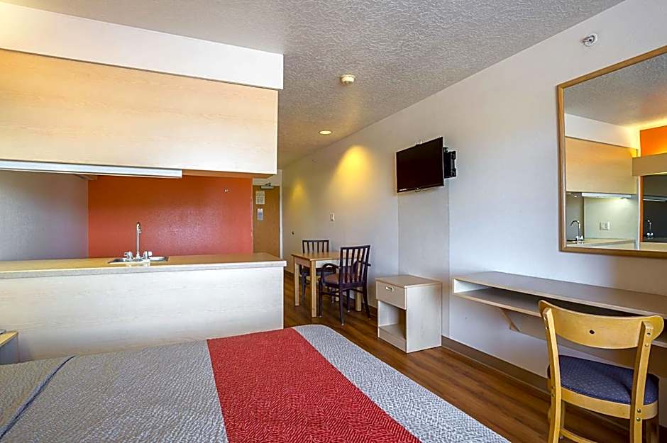 Motel 6-Bernalillo, NM