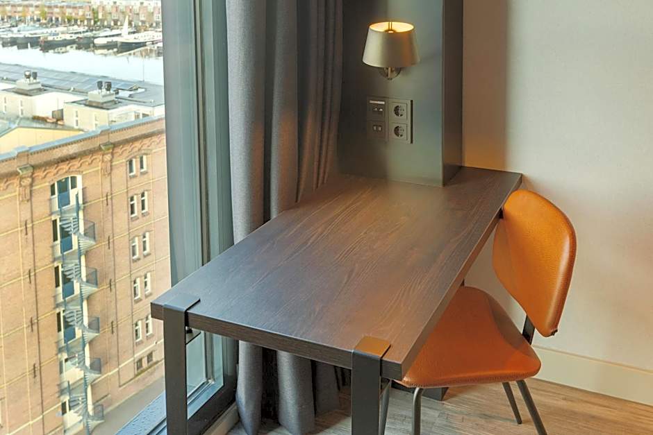 Holiday Inn - the niu, Fender Amsterdam By IHG