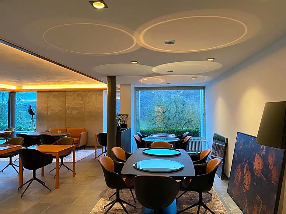 DAS SCHLOSSBERG - Boutique Hotel im Park- Nahe der Therme