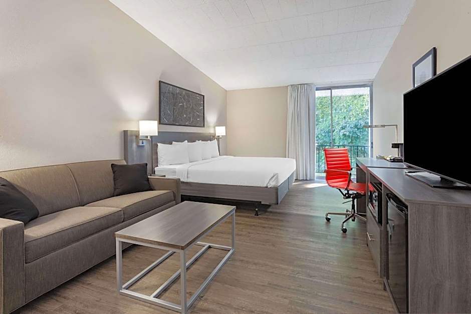 Ramada by Wyndham Windsor Locks