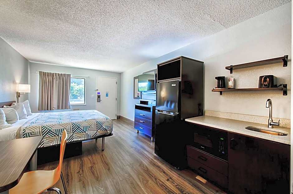 Motel 6 Birmingham, AL - Medical Center - nverness Hwy 280