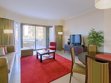 Apartment Deluxe Three Bedroom