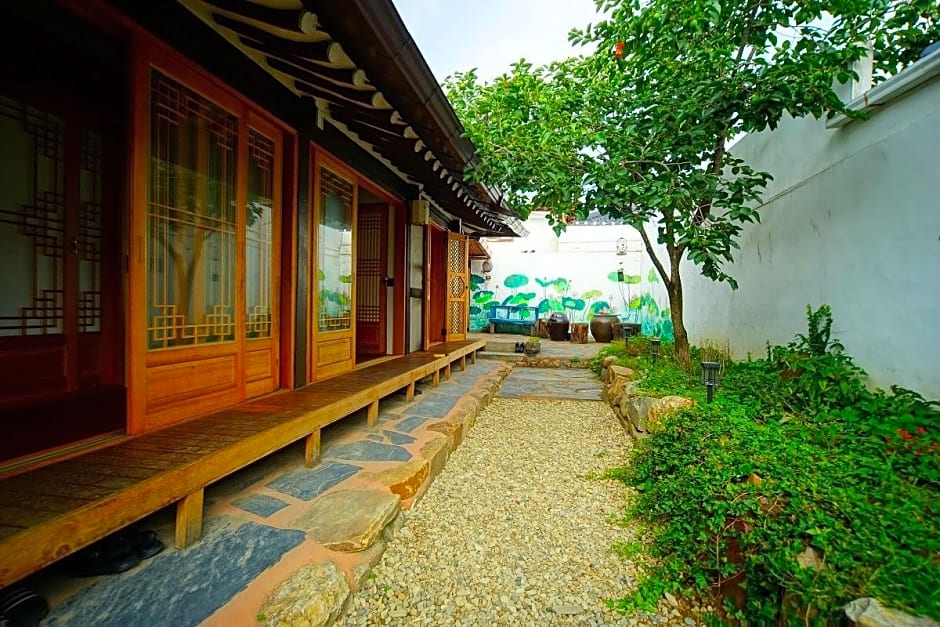 Jeonju Hongsi Hanok Guesthouse – Jeonju, MN