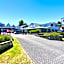 Gables Lakefront Motel