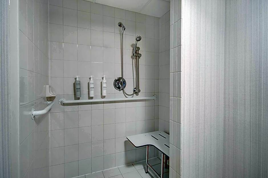 Spark by Hilton Rochester University Area