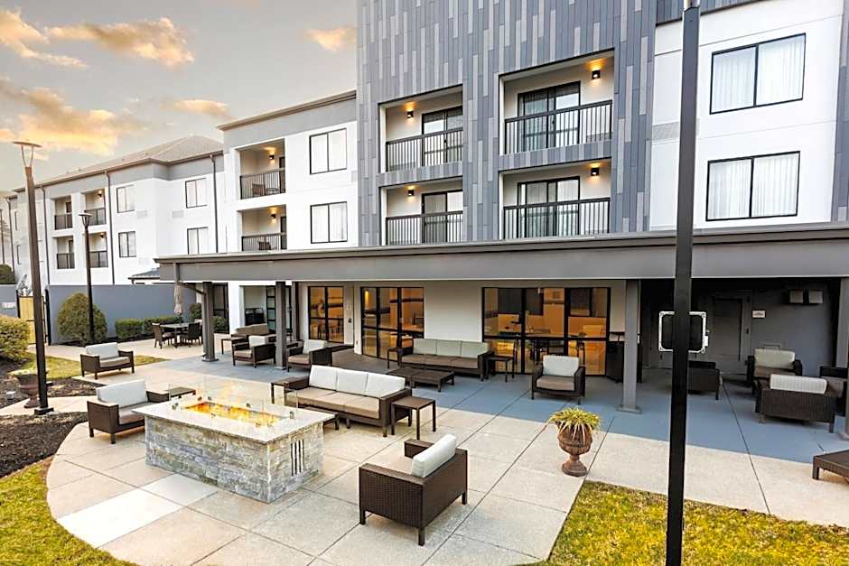 Courtyard by Marriott Bowling Green Convention Center