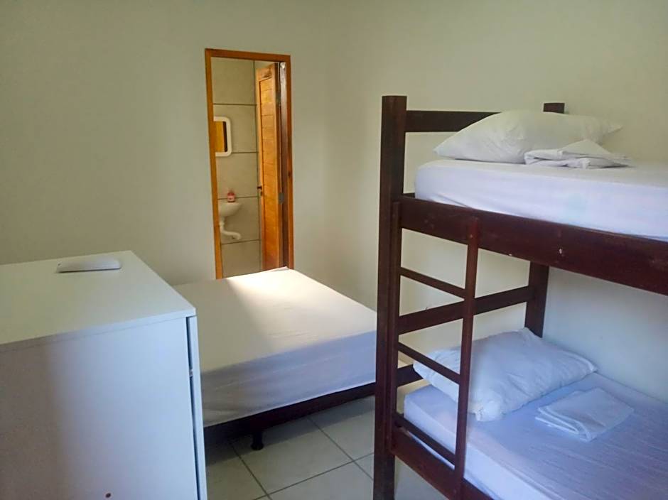 Casa do Mochileiro Airport Hostel & Pousada