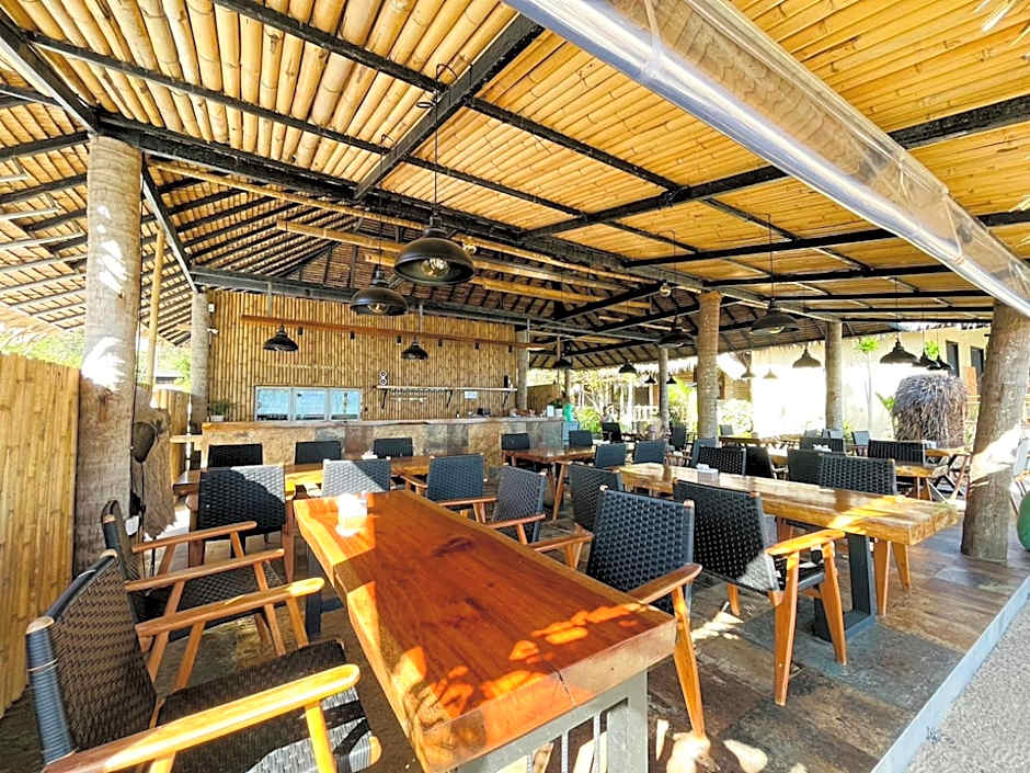 Absolute Beachfront Villas