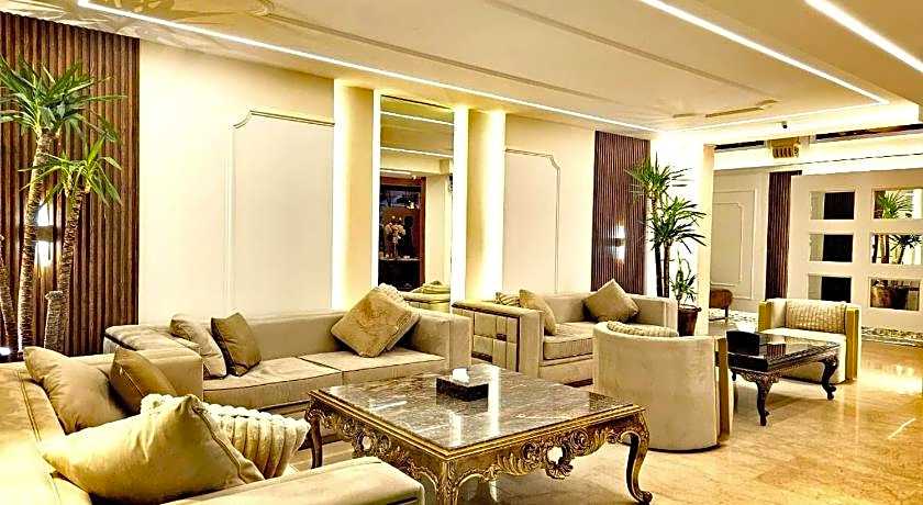 Queens Suite Hotel