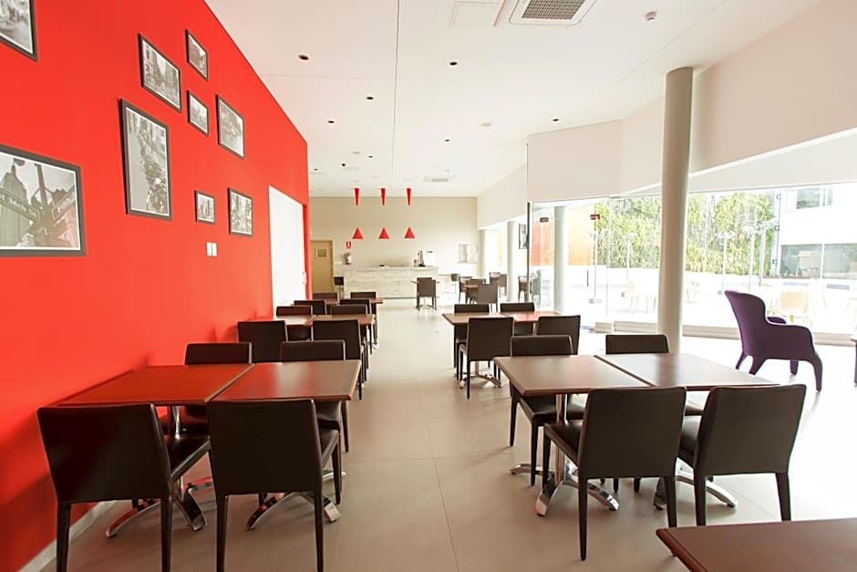 Regency Way Montevideo Hotel