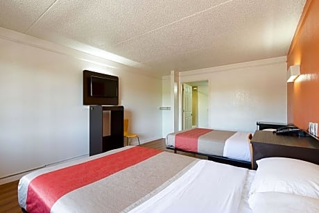 Quadruple Room - Non-Smoking